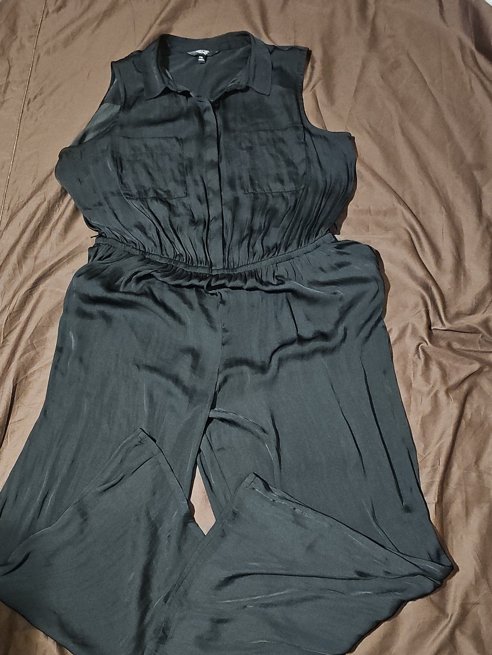 Vera Wang Sleeveless Black Wide-Leg Jumpsuit